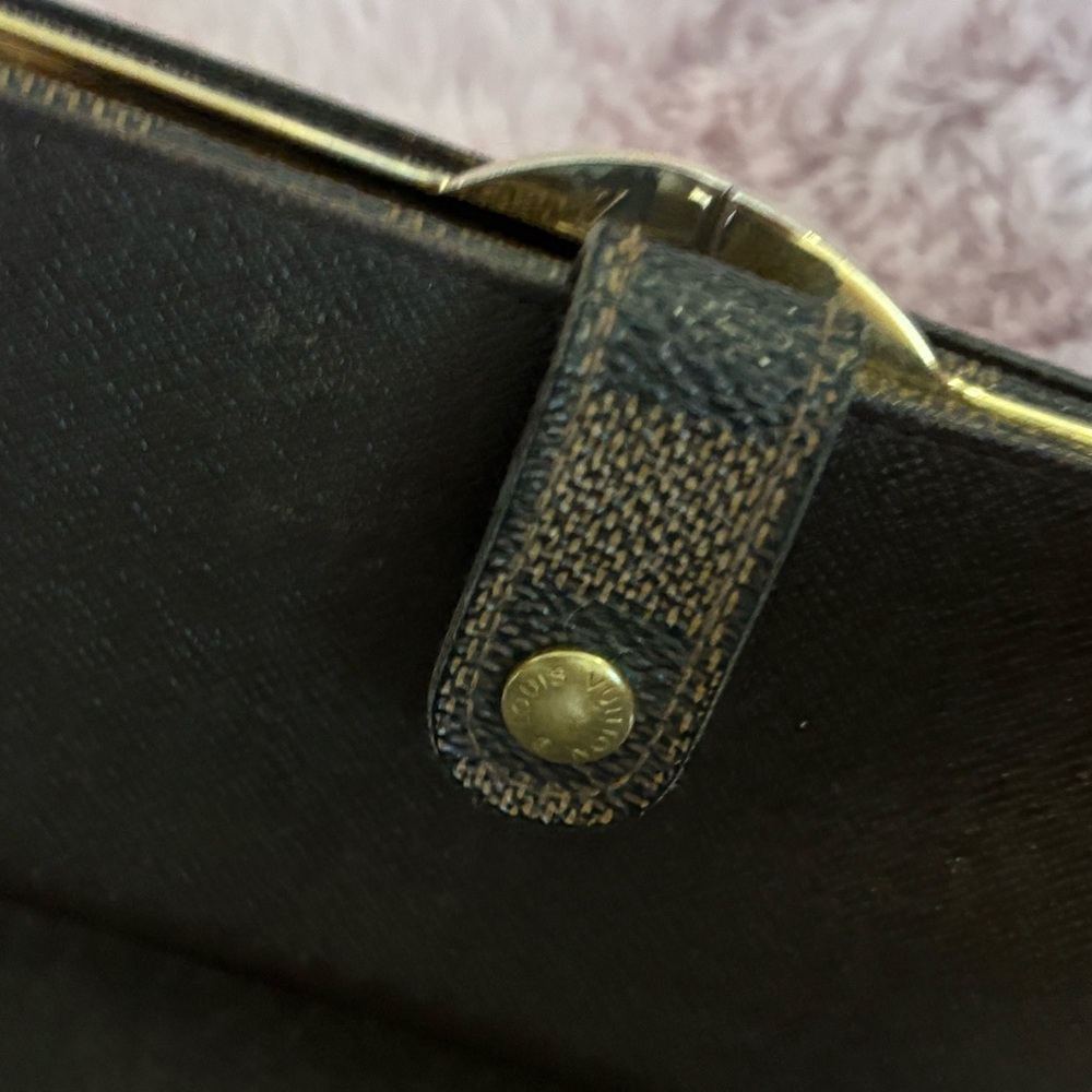 Authentic Louis Vuitton Damier Wallet - Picture 3 of 12